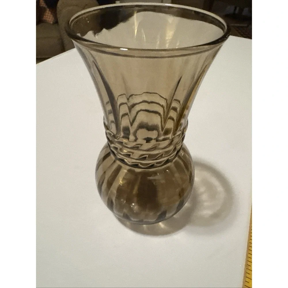Indiana Glass Smoky Glass Optic Swirl Rope Twist Vase‎ 6.5
